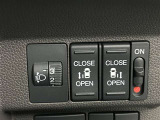 両側電動スライドドアで狭い所でも乗り降り楽々です!