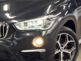 ●LEDヘッドライト:夜間走行時も良好な視界を確保し安心して運転できる高輝度LEDヘッドライトを装備!点灯速度が早く、消費電力も抑えられています。