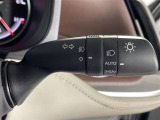 【オートライト(AUTO)】外の明るさをシステムが感知して、自動でヘッドライトが点灯します!ヘッドライトをつけ忘れを防ぐ便利機能です。
