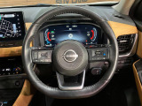 【純正革巻きステアリング】上質な革を使用することで、手にしっかり馴染みとても運転しやすいハンドルです♪
