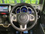 【純正革巻きステアリング】上質な革を使用することで、手にしっかり馴染みとても運転しやすいハンドルです♪