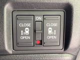 【両側パワースライドドア】スマートキーや運転席のスイッチで後席両側スライドドアの開閉が可能♪電動だから力を入れてドアを開ける必要が無く、小さなお子様でも簡単に開け閉めでき快適です♪