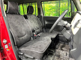 運転席シート廻りは使用感も少なく、良好な状態となっています。丁寧に使われていたことがよくわかりますね。