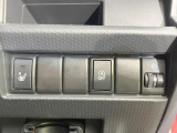 【シートヒーター】寒い日に重宝するシートヒーター!エアコンより早く温まってくれるので寒がりの人も安心ですね♪エアコンの温風は乾燥するから苦手、という方にもをおすすめです。