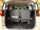 普段のお買い物や通勤、送迎等に十分な荷室スペースを確保しております。セカンドシートを倒すと、大きな荷物の積載も可能です♪