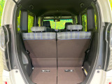 普段のお買い物や通勤、送迎等に十分な荷室スペースを確保しております。セカンドシートを倒すと、大きな荷物の積載も可能です♪