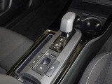 電動パーキングブレーキ・ブレーキホールドを装備してます。ホールド機能は信号待ちが多い一般道で疲労軽減になり、大好評です!