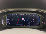 デジタル液晶メーター&rdquo;Digital Cockpit Pro&rdquo;です。画面の切り替えは、ハンドルのボタンで簡単に操作ができます。