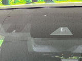 【トヨタセーフティセンス】走行中に前方の車両等を認識し、衝突しそうな時は警報とブレーキで衝突回避と被害軽減をアシスト。より安全にドライブをお楽しみいただけます。