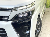 【LEDヘッドライト】悪天候や夜間走行時も良好な視界を確保し安心して運転できる高輝度LEDヘッドライトを装備!点灯速度が早く、消費電力も抑えられています。