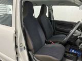 【フロントシート】さまざまな体格の方が快適に運転ができるよう配慮したシートになっております。