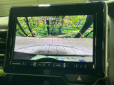 【バックカメラ】駐車時に後方がリアルタイム映像で確認できます。大型商業施設や立体駐車場での駐車時や、夜間のバック時に大活躍!運転スキルに関わらず、今や必須となった装備のひとつです!