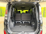普段のお買い物や通勤、送迎等に十分な荷室スペースを確保しております。セカンドシートを倒すと、大きな荷物の積載も可能です♪