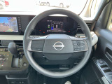 ナビの音量など車両情報を手元で操作できるハンドルスイッチ付き。