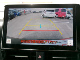 バックモニター付きですので、日常の駐車はもちろん、人や障害物などを映像で確認できるので安心です!(補助装置になりますので、目視でもご確認ください)