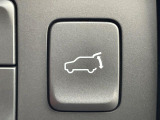 【パワーバックドア】スマートキーや運転席のボタンを押すだけでリアゲートが自動で開閉します!荷物を持っている時や、高い位置にあるバックドアを閉める際に便利な機能です♪