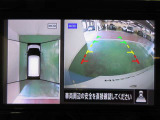 アラウンドビューモニターで車庫入れも空から見ている様に駐車できラクラクです。