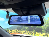 【デジタルインナーミラー】後席の大きな荷物や同乗者で後方が確認しづらい時でも安心!カメラが撮影した車両後方の映像をルームミラー内に表示。クリアな視界で状況の確認が可能です!
