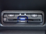 ■【ETC車載器】が装備されています。セットアップをしてお渡しとなり、ETCカードを差し込むだけで高速道路の利用が可能です。