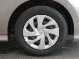 R5年式夏タイヤ175/70R14ダンロップ製です。