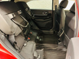 HONDA独自の機構!リアシートはチップアップ(跳ね上げ)することにより背の高い荷物も楽々積み込みすることが可能!!より空間を有効にするためにも大変便利なシートアレンジになります!!