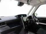 ダイハツのお店では、ダイハツ車を知り尽くしたプロフェッショナルが、専用の診断機器を使って各システムを点検しております。