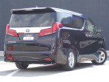 オリックス認定中古車は厳選した上質な車輌のみをお届け致します。全車にプロの職人による徹底した内外装の清掃、磨き上げ処理を施しております。