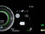 ディスプレイには運転に必要な様々な情報を表示します。