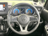 【純正革巻きステアリング】上質な革を使用することで、手にしっかり馴染みとても運転しやすいハンドルです♪