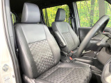 運転席シート廻りは使用感も少なく、良好な状態となっています。前オーナー様が丁寧に使っていたことがよくわかりますね。