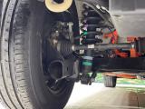 お車を安心してお乗りいただく為には、足回りの定期点検が欠かせません。サービスサポート(有償保証)では無料点検もご提供しており、安心のカーライフをお過ごしいただけるサポート体制が整っています。