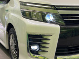 【LEDヘッドライト】悪天候や夜間走行時も良好な視界を確保し安心して運転できる高輝度LEDヘッドライトを装備!点灯速度が早く、消費電力も抑えられています。
