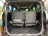 普段のお買い物や通勤、送迎等に十分な荷室スペースを確保しております。セカンドシートを倒すと、大きな荷物の積載も可能です♪