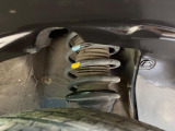 お車を安心してお乗りいただく為には、足回りの定期点検が欠かせません。サービスサポート(有償保証)では無料点検もご提供しており、安心のカーライフをお過ごしいただけるサポート体制が整っています。