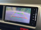 【バックカメラ】駐車時に後方がリアルタイム映像で確認できます。大型商業施設や立体駐車場での駐車時や、夜間のバック時に大活躍!運転スキルに関わらず、今や必須となった装備のひとつです!
