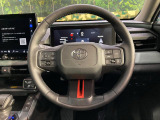 【純正革巻きステアリング】上質な革を使用することで、手にしっかり馴染みとても運転しやすいハンドルです♪
