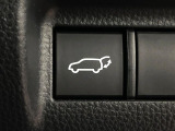 【パワーバックドア】スマートキーや運転席のボタンを押すだけでリアゲートが自動で開閉します!荷物を持っている時や、高い位置にあるバックドアを閉める際に便利な機能です♪