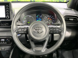 インテリアに合わせたデザインのステアリングは、運転される方のことも考え、運転しやすい形状、大きさです。是非一度、実際に触ってお確かめください。