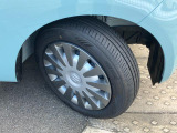 ホイールをドレスアップする純正のホイールキャップ【155/65R14 ラジアルタイヤ】★タイヤの溝もまだまだ!くわしくはスタッフへ。