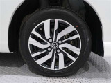 タイヤサイズは(165/65R14)で純正アルミホイールです。