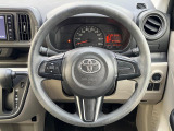 インテリアに合わせたデザインのステアリングは、運転される方のことも考え、運転しやすい形状、大きさです。是非一度、実際に触ってお確かめください。