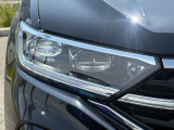 LEDマトリックスヘッドライト「IQ.LIGHT」。対向車や先行車を検知し、LEDを個別制御。まぶしさを抑えながら、夜間の視界をしっかり確保します。