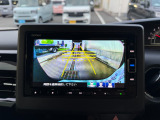バックでの駐車が苦手な方や運転にあまり自信のない方でも後方の視界をしっかりサポート。安心して車庫入れが出来るバックカメラを装備しています!