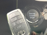 【パワーバックドア】スマートキーや運転席のボタンを押すだけでリアゲートが自動で開閉します!荷物を持っている時や、高い位置にあるバックドアを閉める際に便利な機能です♪