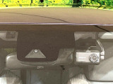 【トヨタセーフティセンス】走行中に前方の車両等を認識し、衝突しそうな時は警報とブレーキで衝突回避と被害軽減をアシスト。より安全にドライブをお楽しみいただけます。