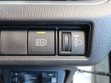 オートマチックハイビームとは、先行車や対向車のライトを認識し、ハイビームとロービームを自動で切り替える機能です。夜道の視界を確保します。詳細は販売店スタッフまでおたずねください。