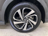 純正アルミ付きです。タイヤサイズは195/60R17になります。