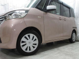 車両入庫時には、お客様より詳しくお話をお伺いさせて頂き、プロの査定士3名が「修復歴の有無」「不具合箇所の確認」等のチェックを行っておりますので、より安心してお乗り頂けるお車となります。