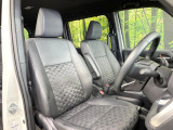 運転席シート廻りは使用感も少なく、良好な状態となっています。前オーナー様が丁寧に使っていたことがよくわかりますね。