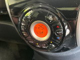 【オートエアコン】一度お好みの温度に設定すれば、車内の温度を検知し風量や温度を自動で調整。暑い&hellip;寒い&hellip;と何度もスイッチ操作をする必要はありません。快適な車内空間には必須の機能ですね♪